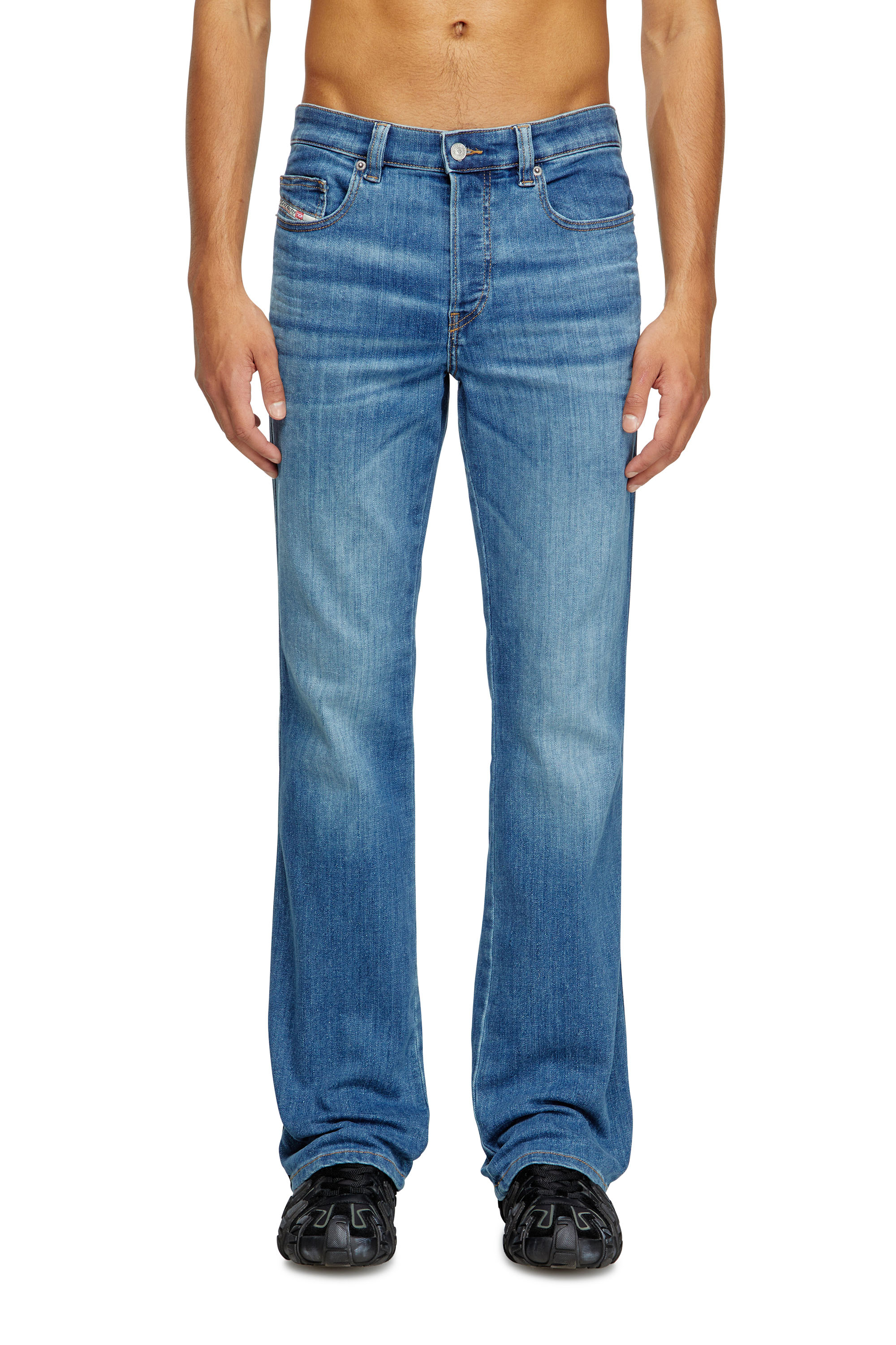 Diesel - Bootcut Jeans 1998 D-Buck 0GRDP Hombre, Azul medio - 1