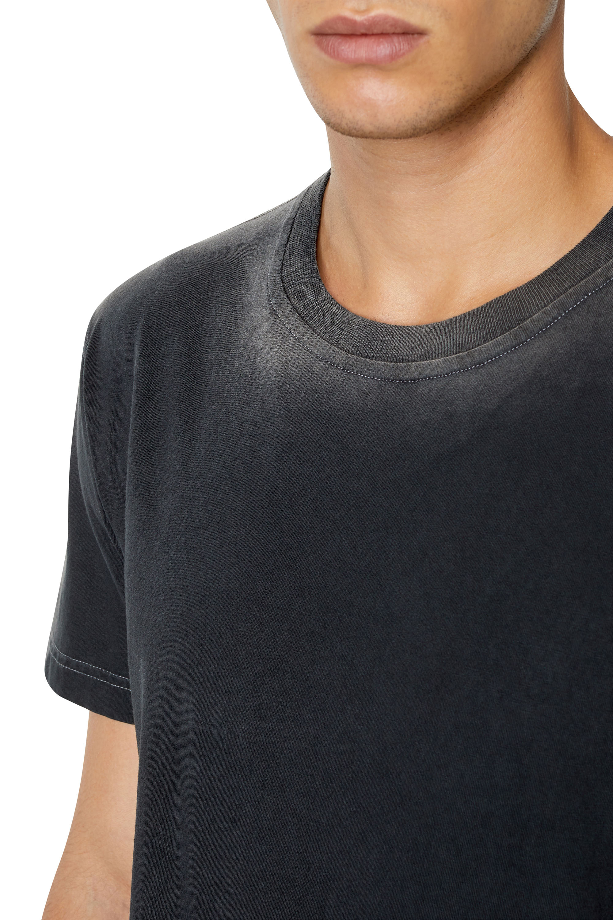 Men's T-shirts: Round Nek, V-Nek| Shop on Diesel.com